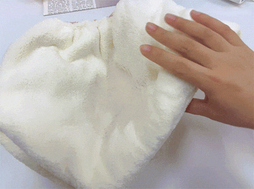 10分钟轻松养成女明星「绸缎发」新葡京洗完头自然风干还是吹干好？(图21)